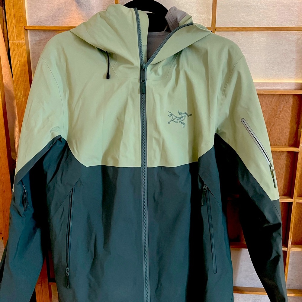 Arc’teryx Women’s Sentinel AR Shell Jacket - Like New Large